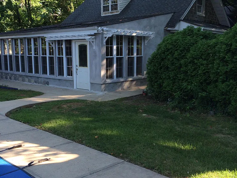 2420 Golf Rd — Photo 4