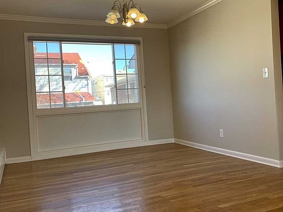 4th image of 286 Eagle St