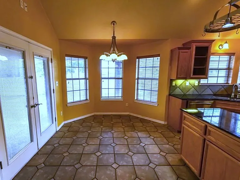 4106 Pennington Ave — Photo 6