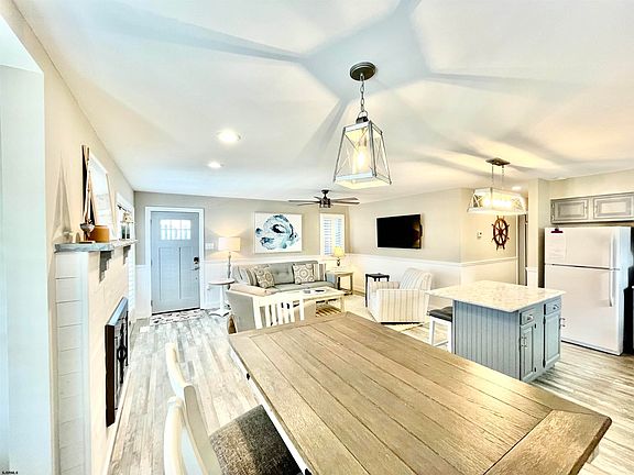 4th image of 5724 Asbury Ave #5724