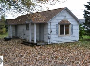 368 Elm St, Breckenridge, MI