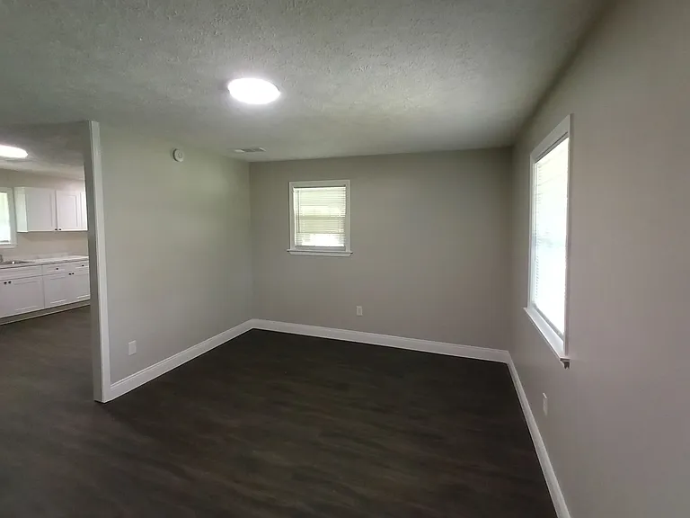 47 Oakwood Dr — Photo 3