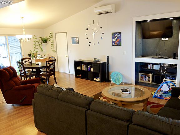 3rd image of 3814 NE 59th Ave