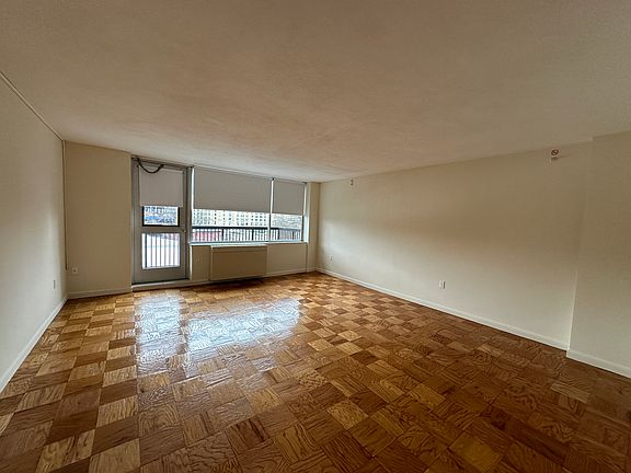 5th image of 77 Monmouth St #714
