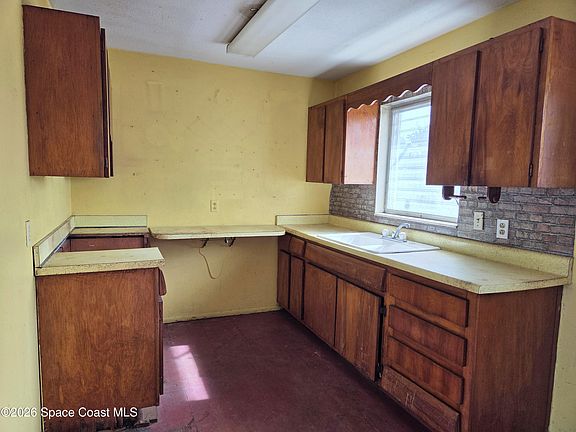 4th image of 2417 Dakota Dr
