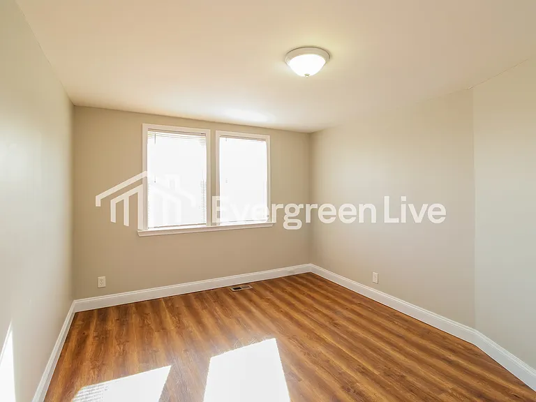132 N Monastery Ave — Photo 13