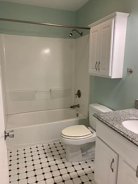 2 bed, 1.5 bath, 1056 sqft, $1,800 — Photo 3