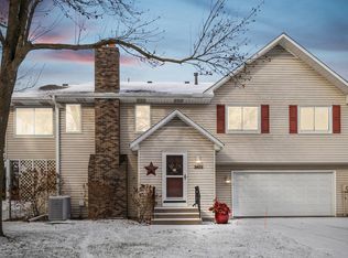 3622 Gershwin Ln N, Oakdale, MN 55128