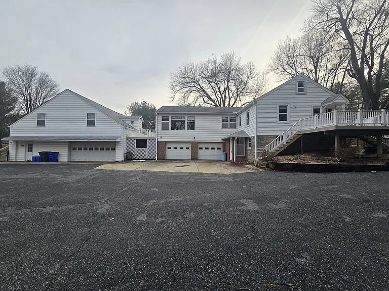 1815 Ednor Rd — Photo 2