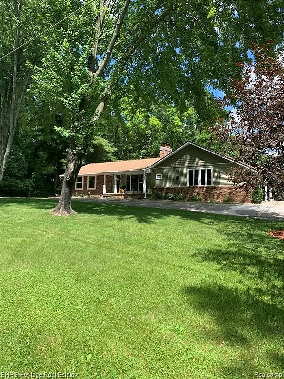 2413 Hunter Rd photo 1