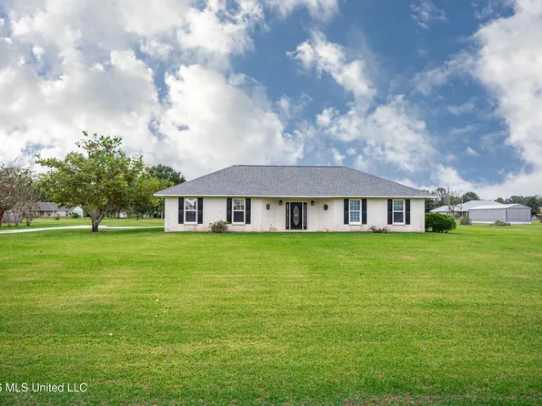 15405 Drake Ln, Biloxi, MS 39532