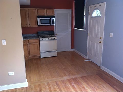 4th image of 4447 W Sunnyside Ave APT 2