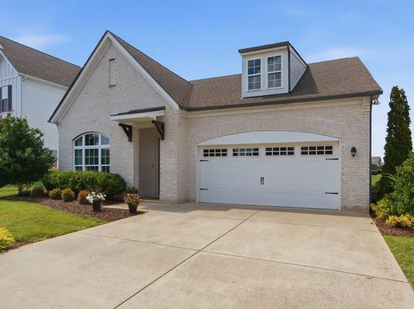 304 Eastwood Ln, Spring Hill, TN 37174