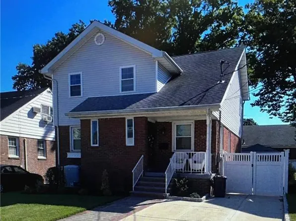 561 Oakland Ave, Staten Island, NY 10310