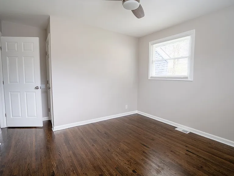 3914 Creekside Dr — Photo 17