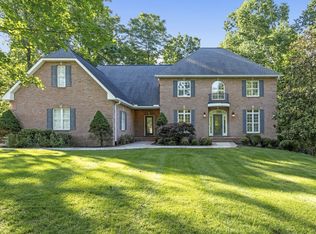 1046 Ridglea Dr, Burns, TN 37029