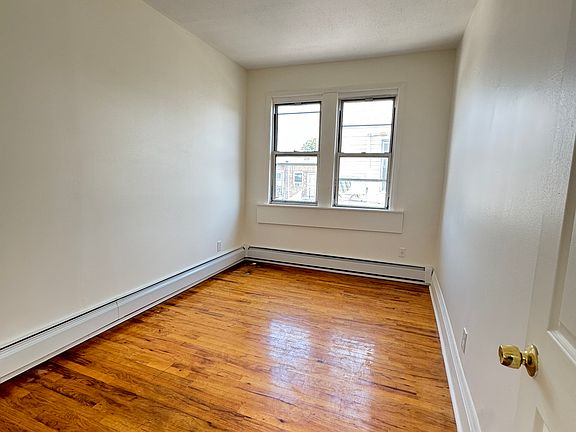 5th image of 8843 26th Ave #3L