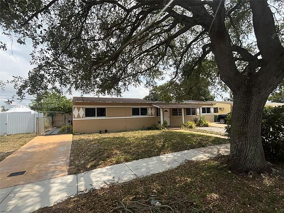 4th image of 2430 NW 180th Ter