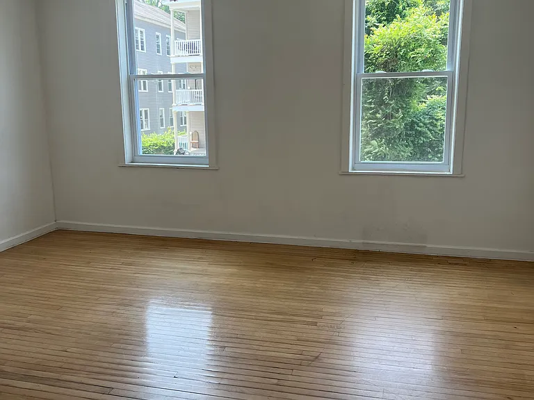 72 Charlotte St #2 — Photo 7