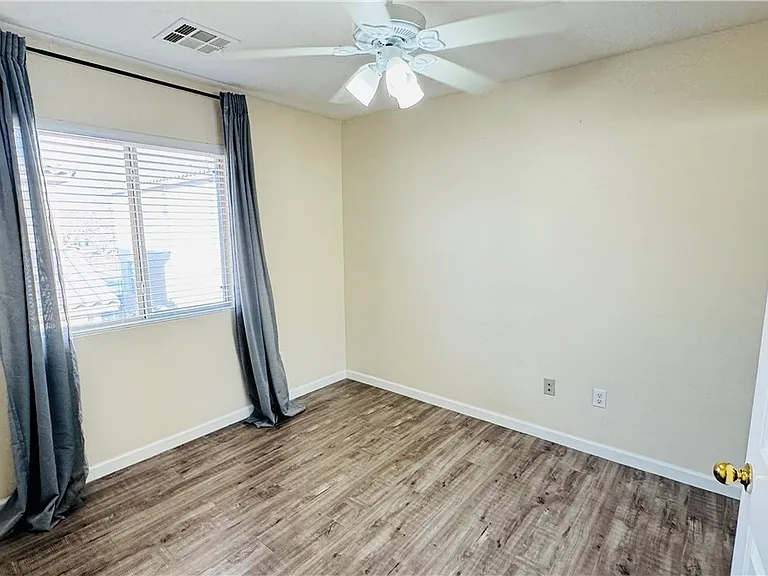 2713 Good Fellows St — Photo 27