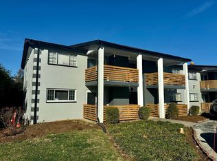 1 Heartwoods Ct APT C, Saint Louis, MO 63132