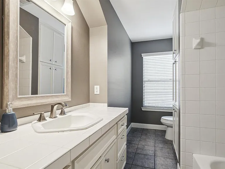 3rd floor shared bathroom