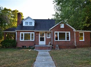 706 E Us Highway 19e, Burnsville, NC 28714