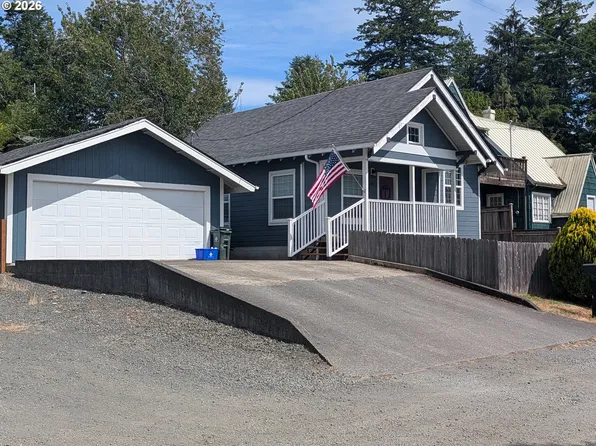 180 N Johnson St, Coquille, OR 97423