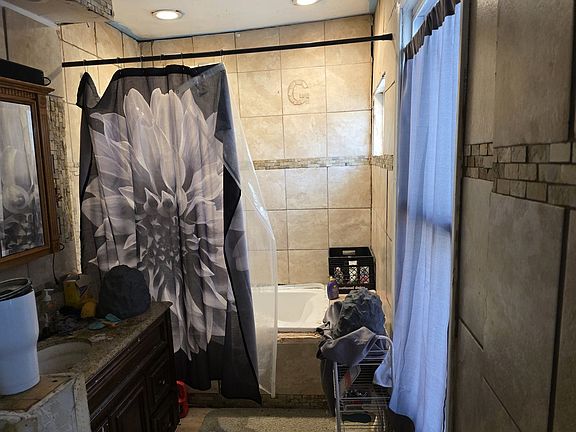 5th image of 9134 S Ada St