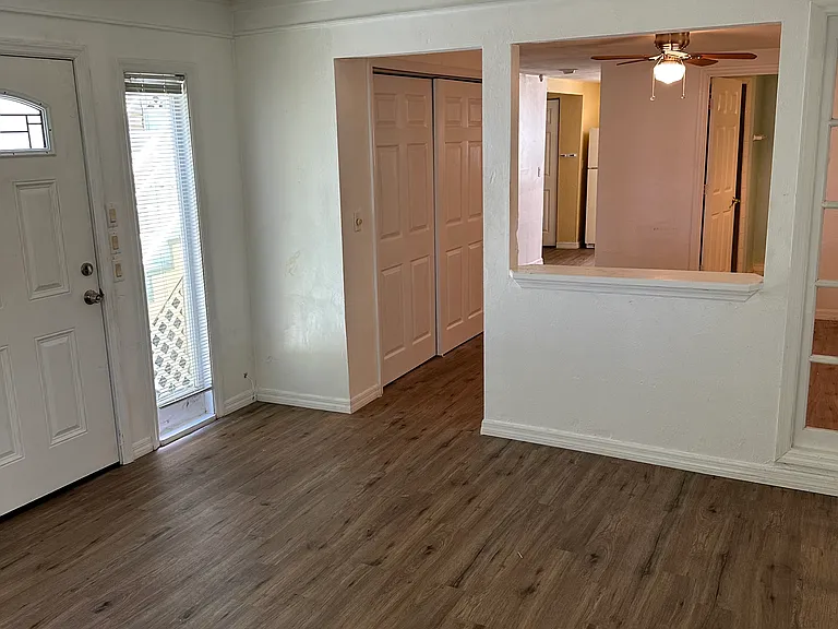 324 S Segrave St #1 — Photo 6