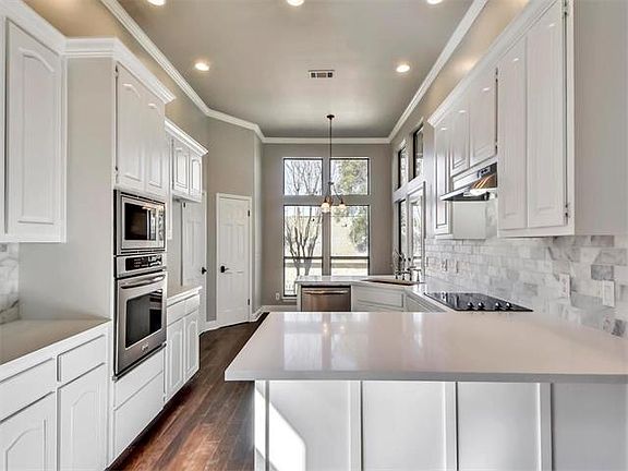 4th image of 2106 Lakeway Blvd