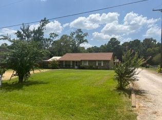 1512 N 9th St, Conroe, TX 77301