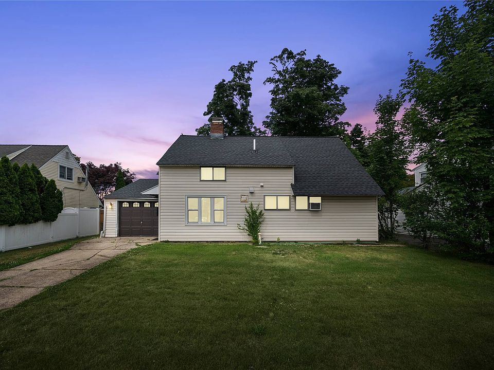 12 Story Lane, Hicksville, NY 11801 Zillow