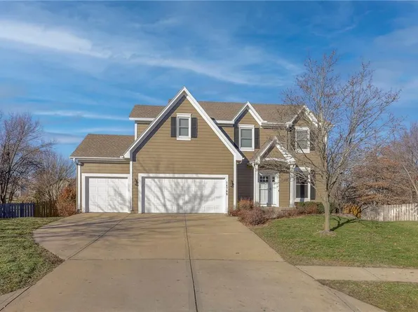 14708 S Symphony Ct, Olathe, KS 66062