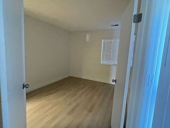 4th image of 193 Nautilus Dr