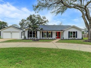 3519 Robinson Dr, Pearland, TX 77581
