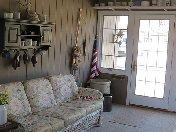 Enclosed breezeway