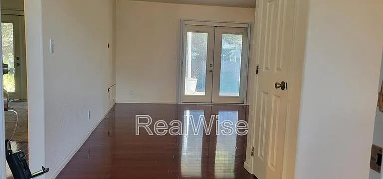 1267 Ironwood Dr — Photo 4