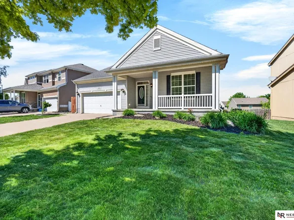20828 Charles St, Elkhorn, NE 68022