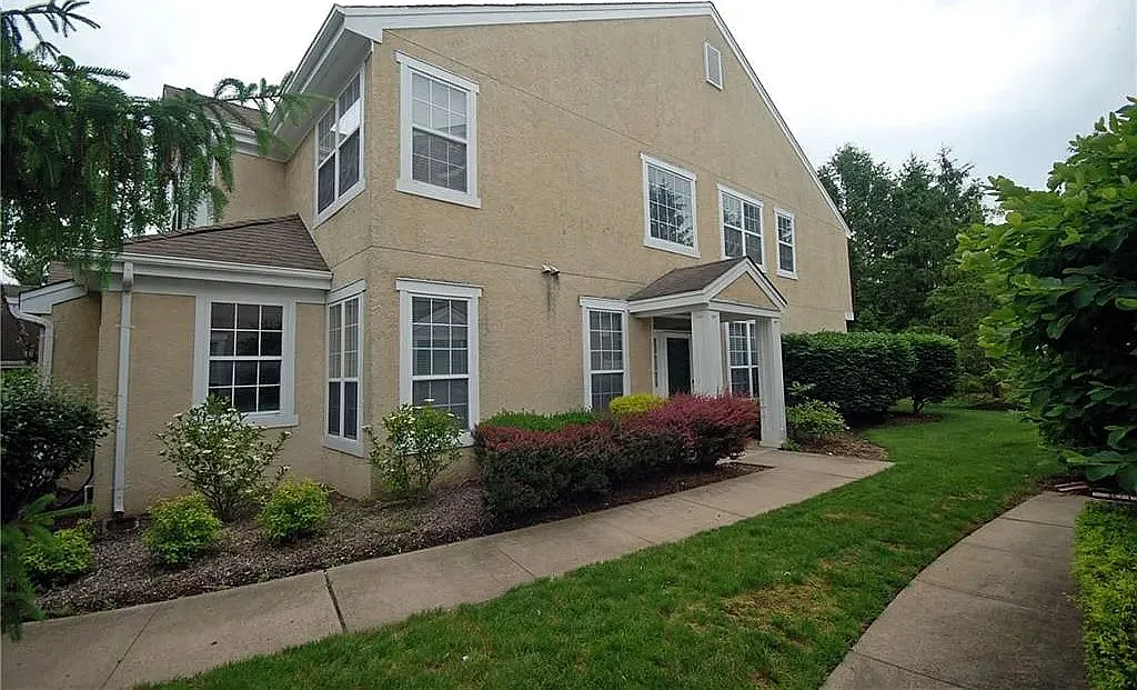 3 bed, 2.5 bath, 2116 sqft, $3,850 — Photo 4