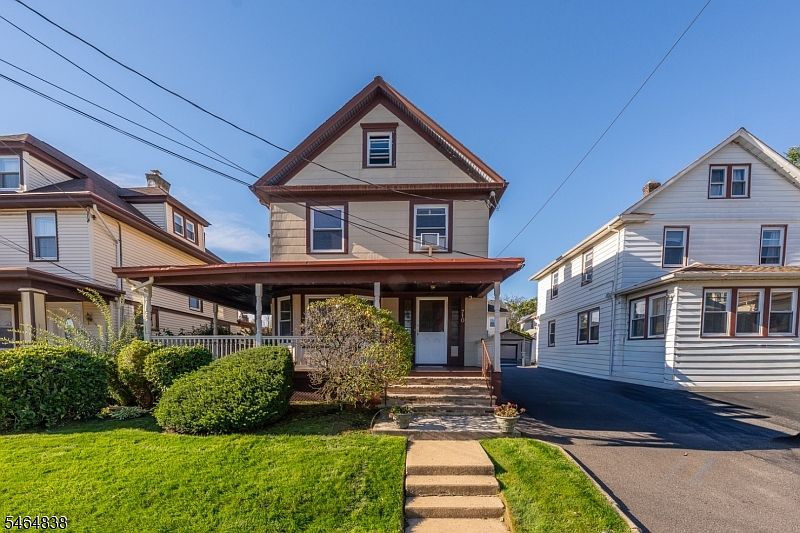 1st image of 710 Emerson Ave