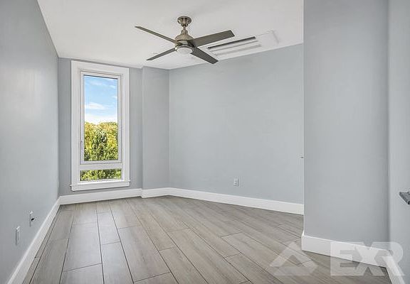 4th image of 975 Liberty Ave #C3