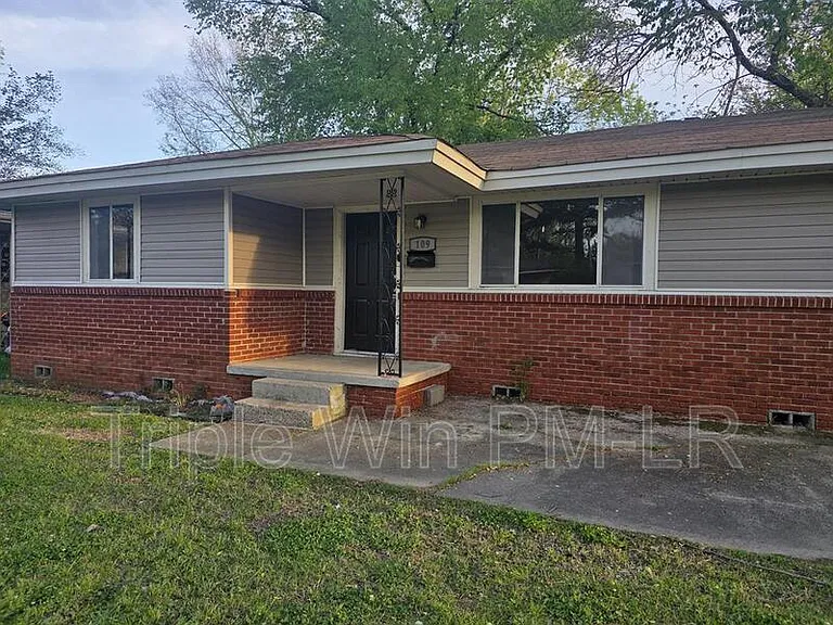 109 Farmere Cir — Photo 2
