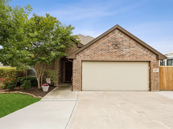 317 Red Dr, Aledo, TX 76008