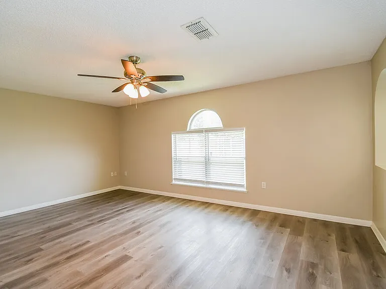 7115 High Bluff Rd — Photo 4