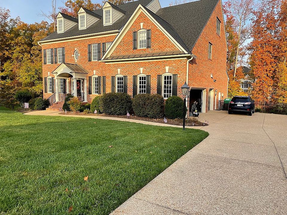 2nd image of 3230 Fulbrook Dr
