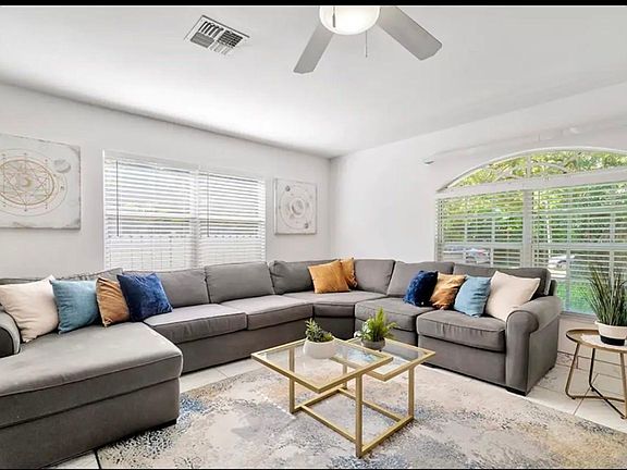 3rd image of 5112 Holland Ave