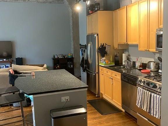 2nd image of 900 N Kingsbury St #1228