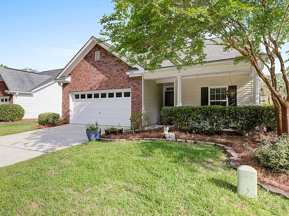 5th image of 302 Garden Grove Dr