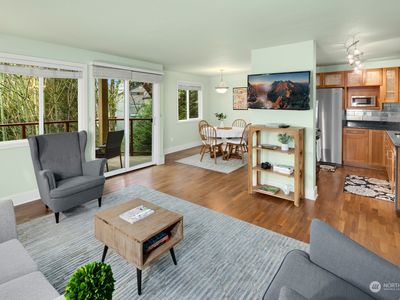 11054 NE 33rd Place #B10, Bellevue, WA, 98004